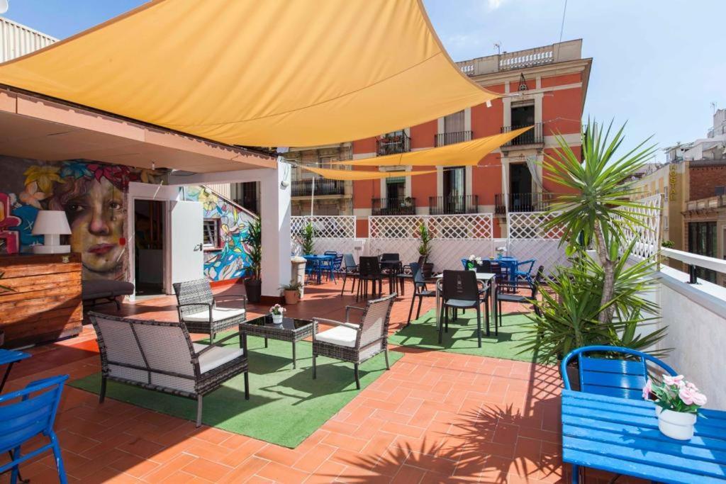 Heylola! Hostel Barcelona Exterior photo